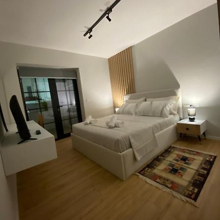 Apartamento Lucas Downtown Tirana Exterior foto