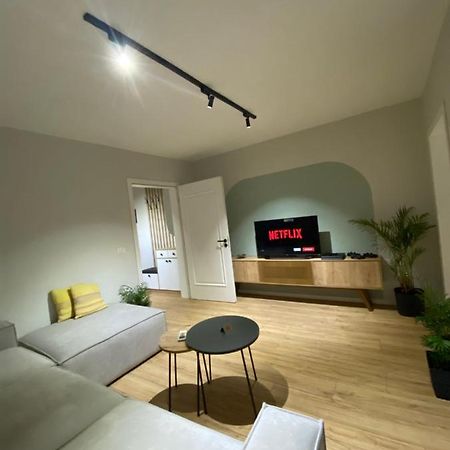 Apartamento Lucas Downtown Tirana Exterior foto