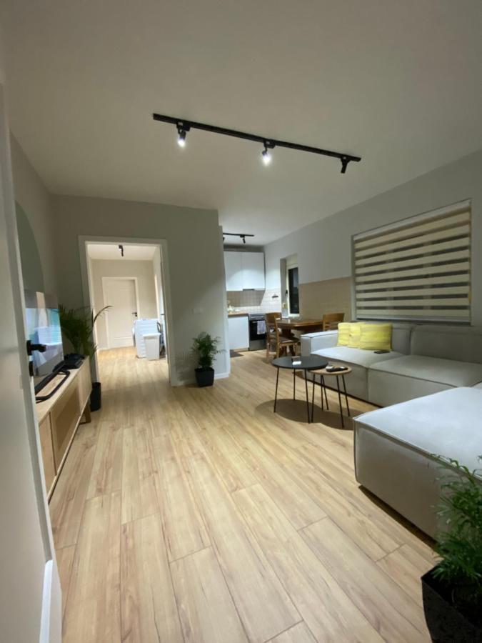 Apartamento Lucas Downtown Tirana Exterior foto