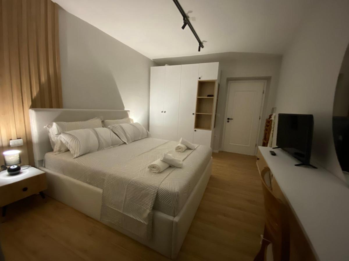 Apartamento Lucas Downtown Tirana Exterior foto